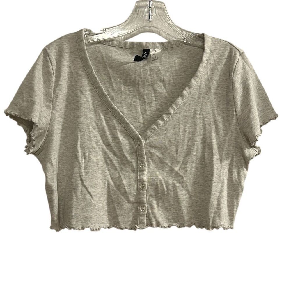 Divided Women's Cropped Button-Front‎ Blouse Gray Size M Casual Spring